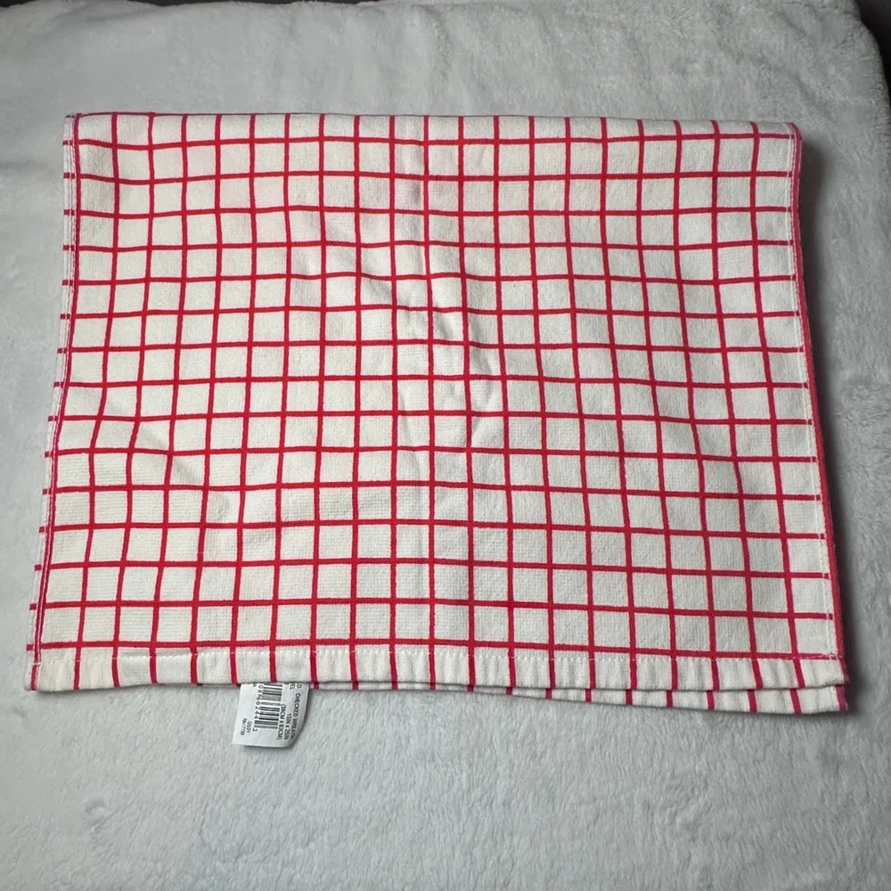 Threshold Christmas Hand Towel Red Check Wreath Holiday Decor